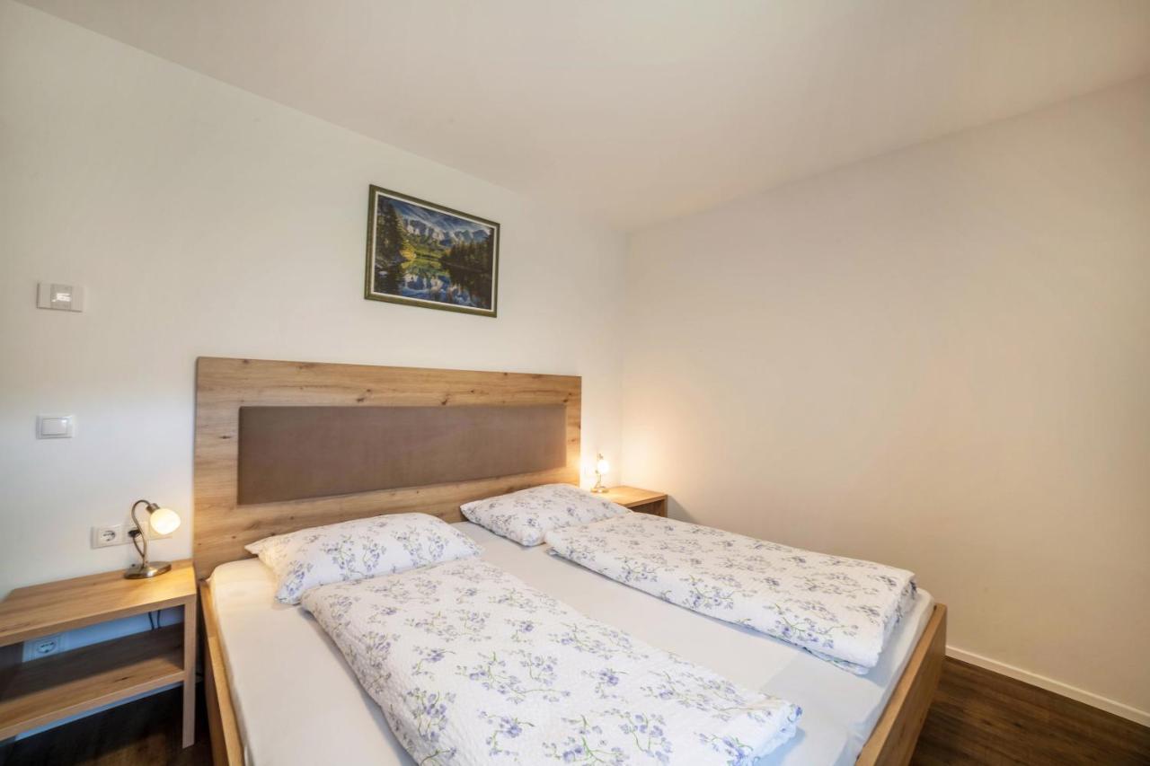 Parigger Apt Enzian Racines Esterno foto